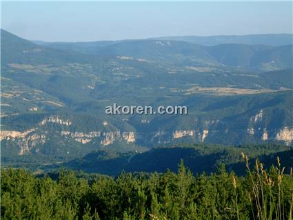 &#220;&#231;b&#246;l&#252;k (Ilbarıt) K&#246;y&#252; Manzarası