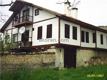 Yukarı Zorogil'in Evi (Yukarı Zoroğlu Gil, Tahirler, H&#252;sn&#252; Gil, Doruk Gil)